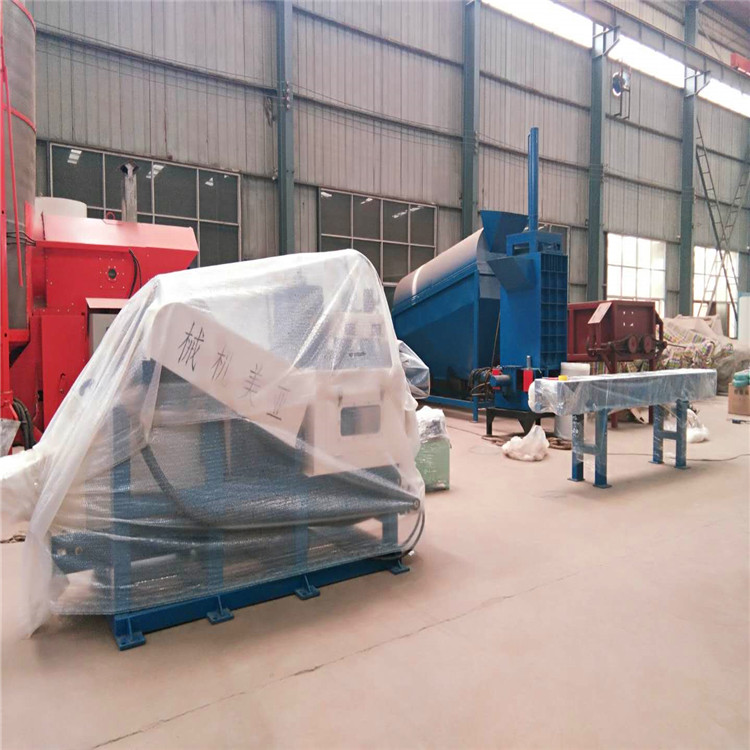 YM-210木屑機(jī)發(fā)貨現(xiàn)場 YM-210木屑機(jī)發(fā)貨現(xiàn)場